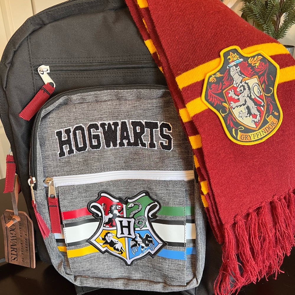 Harry Potter Back back and scarf